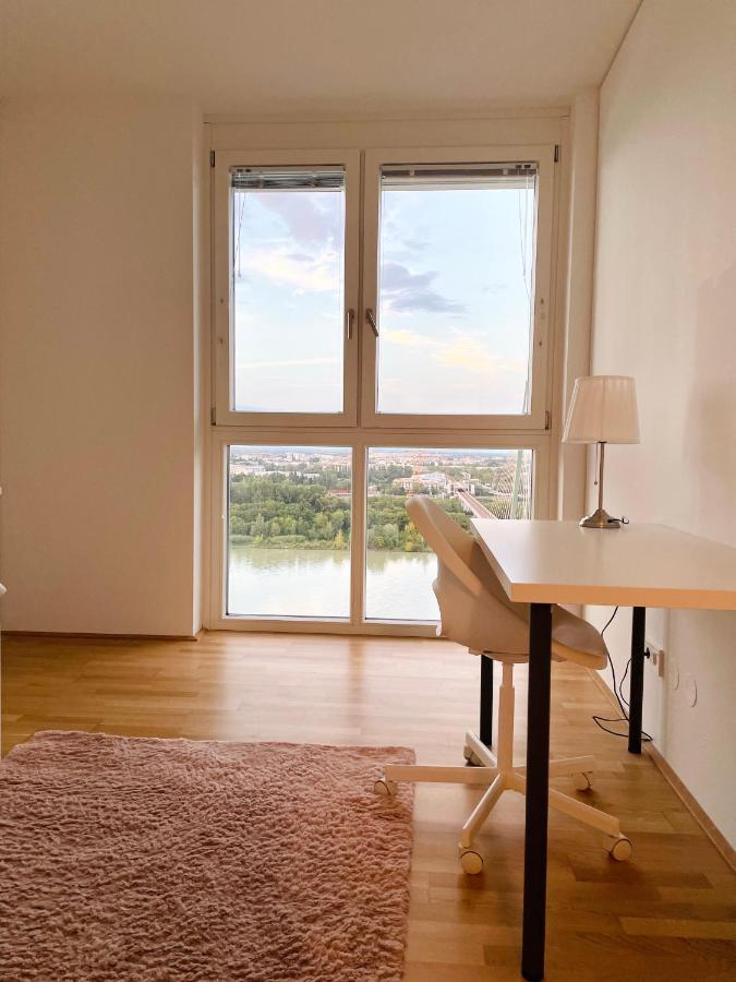 Luxury Waterfront Sky Residence Vienne Extérieur photo