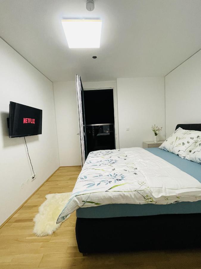 Luxury Waterfront Sky Residence Vienne Extérieur photo