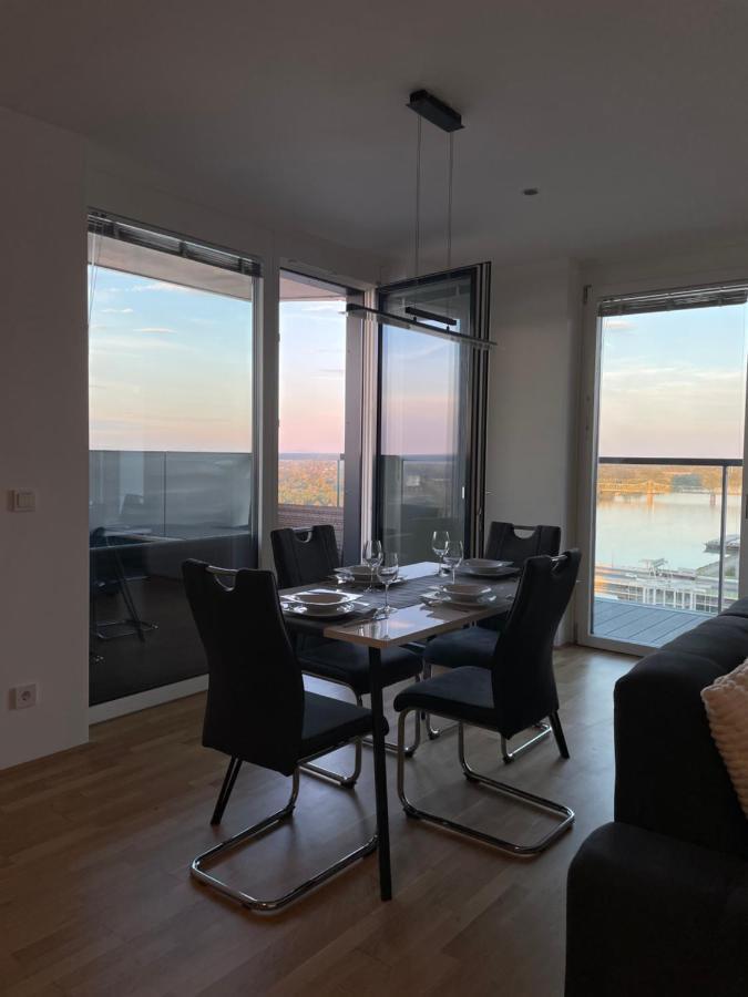 Luxury Waterfront Sky Residence Vienne Extérieur photo