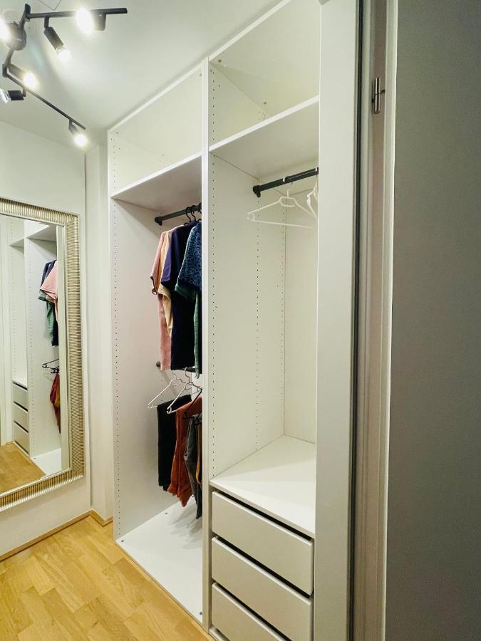 Luxury Waterfront Sky Residence Vienne Extérieur photo